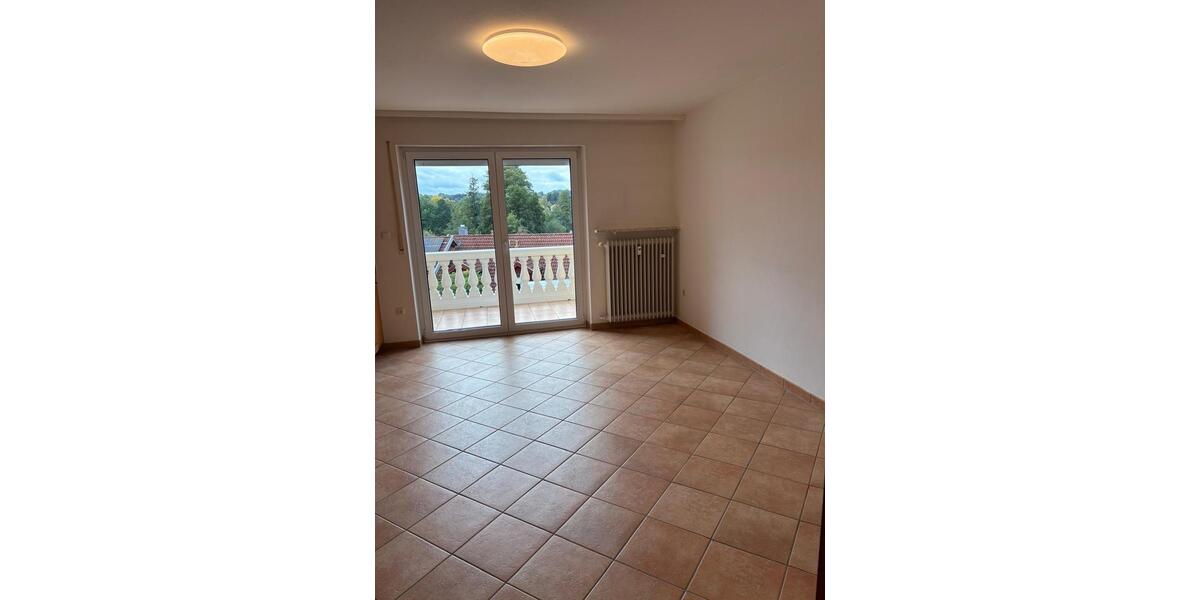 Etagenwohnung Ortenburg - 3 Zimmer, 127 m&sup2;, 1.300&euro; | Angebot:25399562