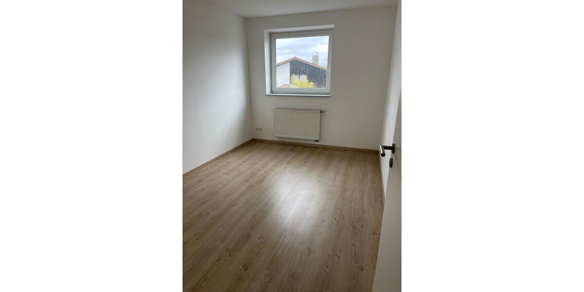 Etagenwohnung Eging am See - 3 Zimmer, 75 m&sup2;, 650&euro; | Angebot:25944333