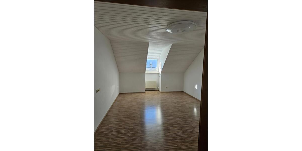 Dachgeschoßwohnung Kirchham - 1 Zimmer, 23 m&sup2;, 35.000&euro; | Angebot:25977191