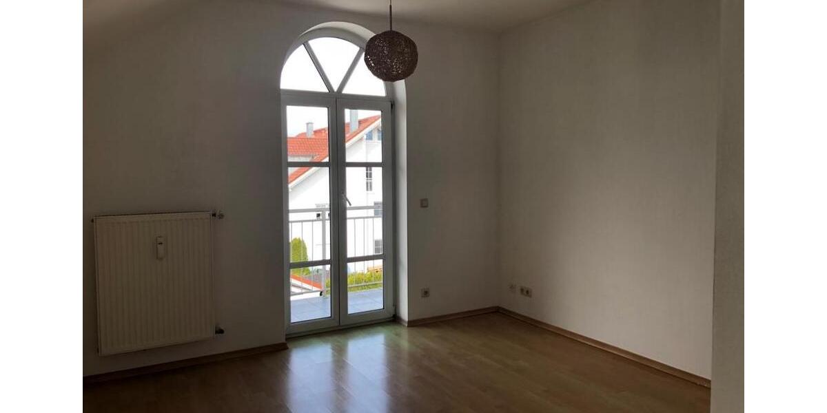 Dachgeschoßwohnung Ruhstorf an der Rott - 2 Zimmer, 50 m&sup2;, 449&euro; | Angebot:25915911