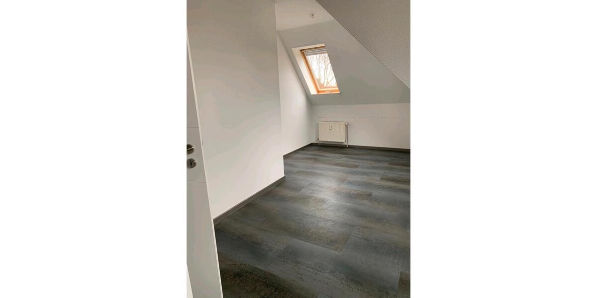 Dachgeschoßwohnung Rotthalmünster - 3.5 Zimmer, 114 m&sup2;, 700&euro; | Angebot:25809610