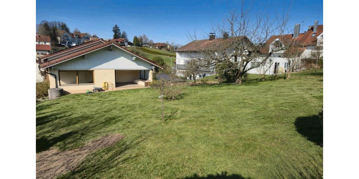 Erdgeschoßwohnung Bad Griesbach im Rottal - 3 Zimmer, 130 m&sup2;, 1.150&euro; | Angebot:25992265