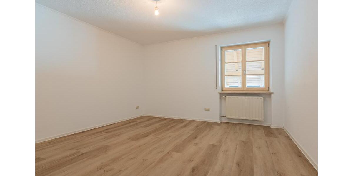 Etagenwohnung Passau Auerbach - 3.5 Zimmer, 175 m&sup2;, 950&euro; | Angebot:26676169