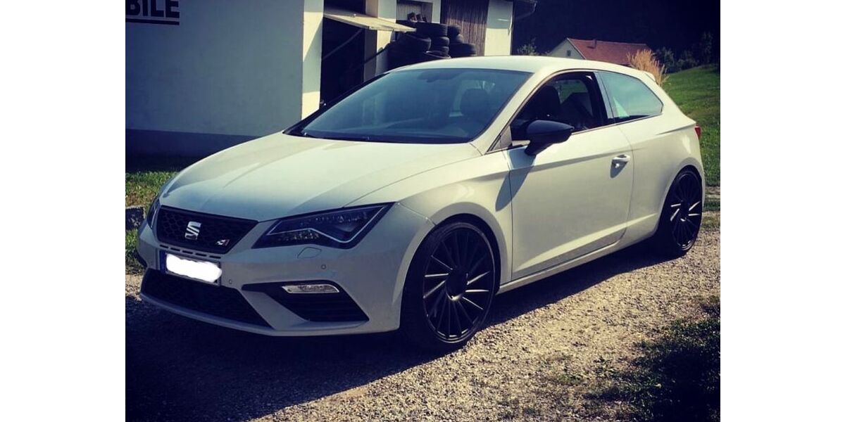 Seat Leon 94.100 km 16.999 &euro; Tiefenbach 94113