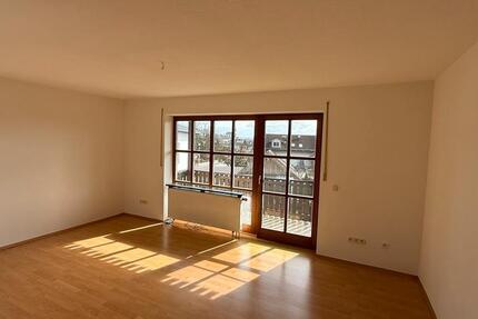 Wohnung Schöllnach - 3 Zimmer, 72 m&sup2;, 650&euro; | Angebot:25546040