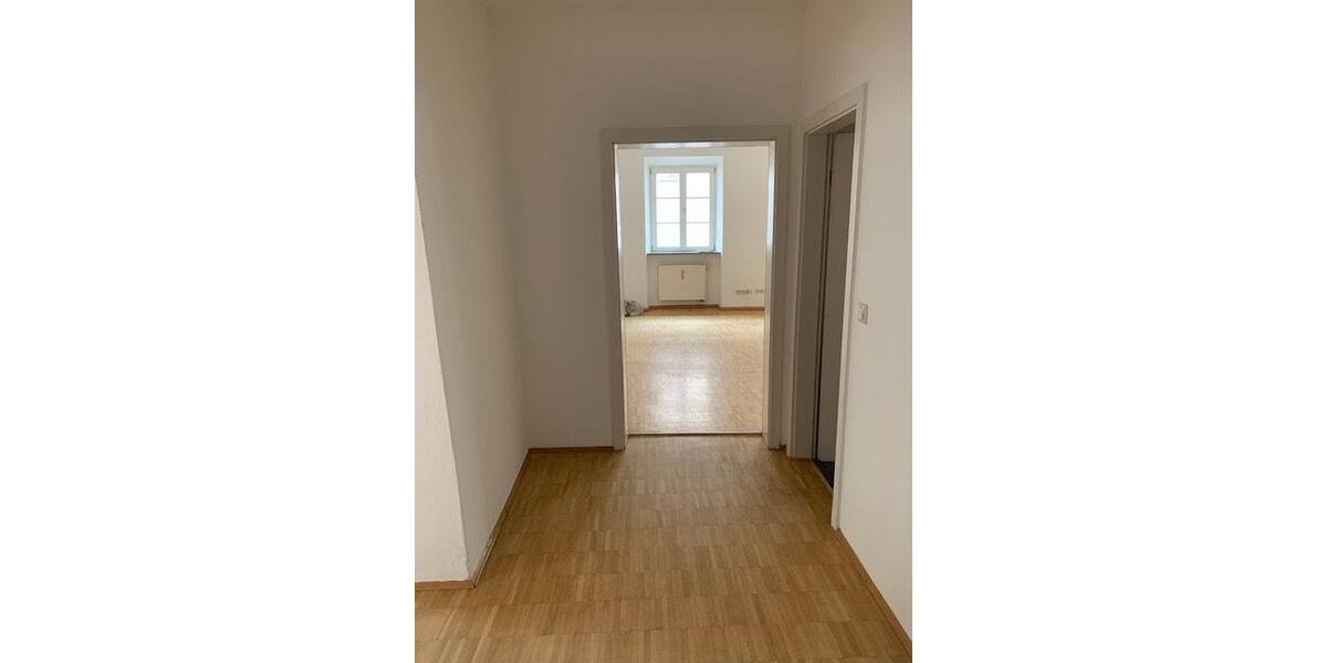 Etagenwohnung Passau Maierhof - 3 Zimmer, 100 m&sup2;, 1.450&euro; | Angebot:26585543