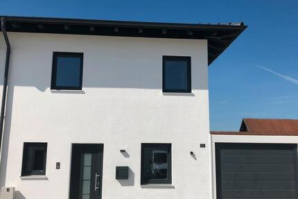 Haus Tiefenbach - 4 Zimmer, 130 m&sup2;, 1.380&euro; | Angebot:26533082