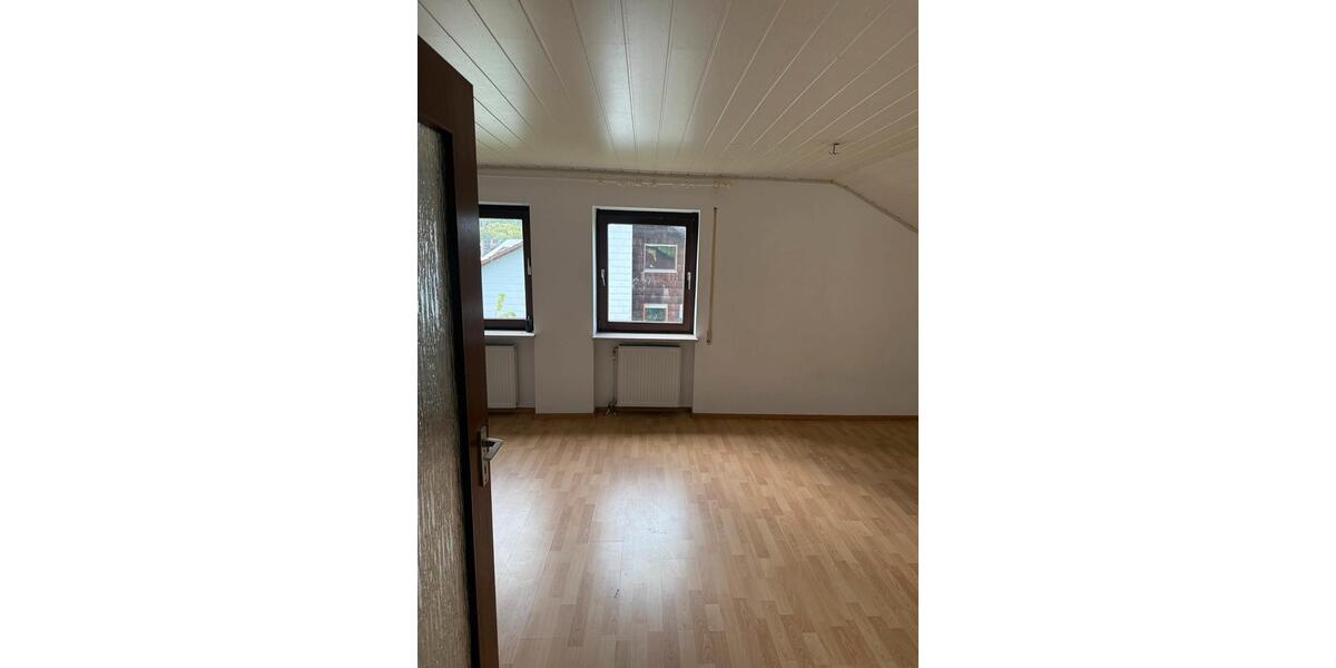 Dachgeschoßwohnung Saldenburg - 3 Zimmer, 90 m&sup2;, 700&euro; | Angebot:24978598