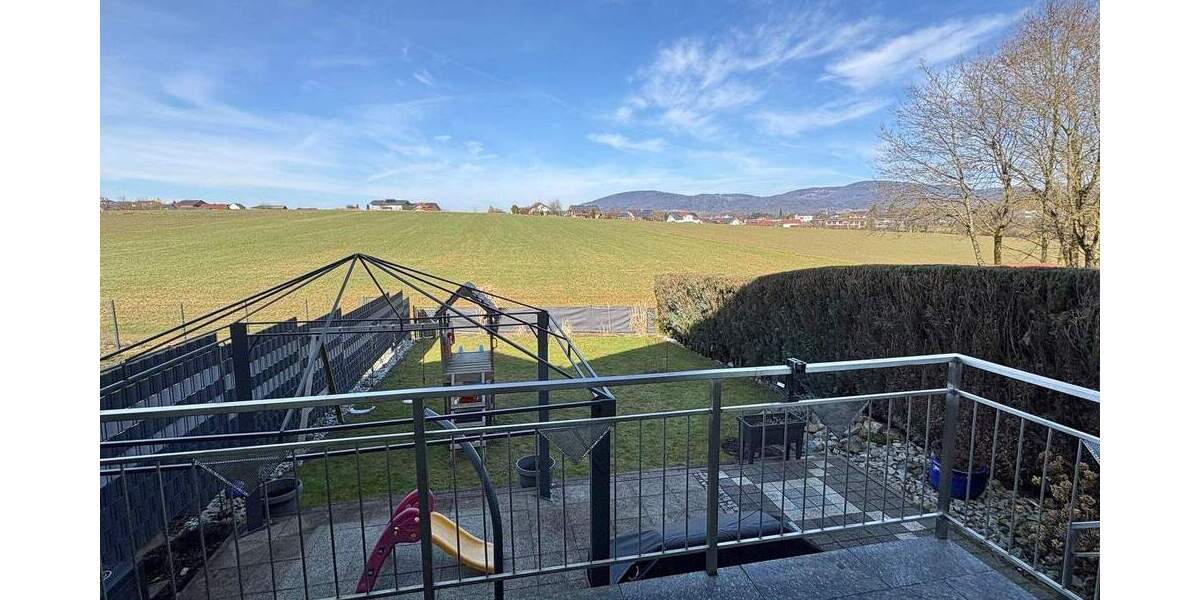 Doppelhaushälfte Schöllnach - 6 Zimmer, 124 m&sup2;, 349.000&euro; | Angebot:25815455