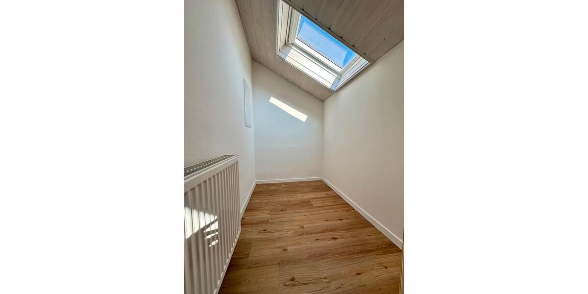 Dachgeschoßwohnung Hutthurm - 2.5 Zimmer, 85 m&sup2;, 690&euro; | Angebot:25354749