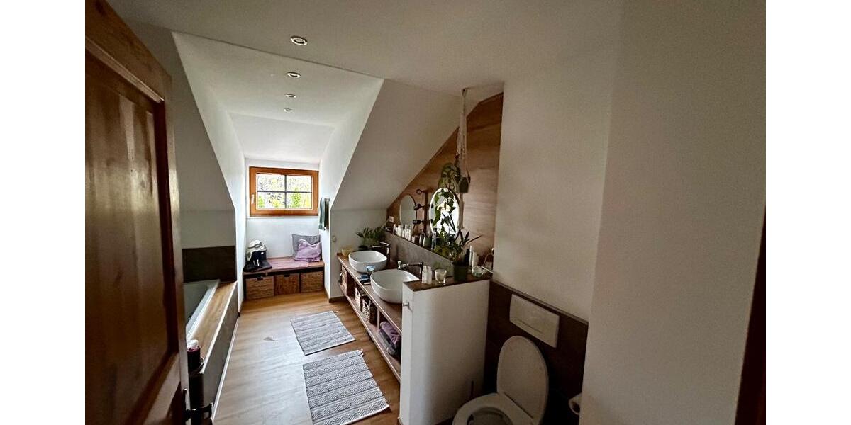 Einfamilienhaus Hauzenberg - 7 Zimmer, 240 m&sup2;, 585.000&euro; | Angebot:26044925