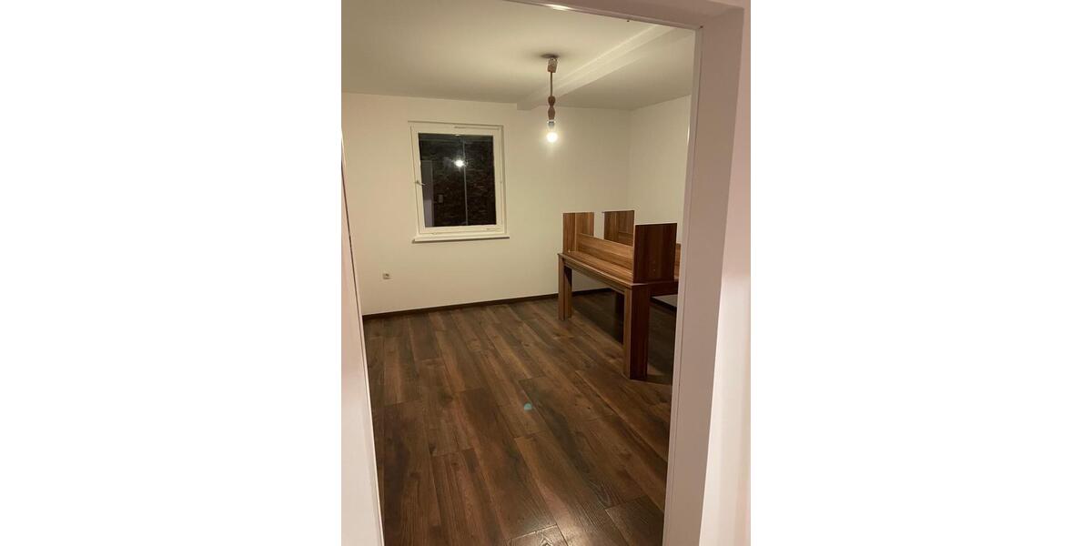 Einfamilienhaus Bad Griesbach im Rottal - 1 Zimmer, 250 m&sup2;, 140.000&euro; | Angebot:25811511