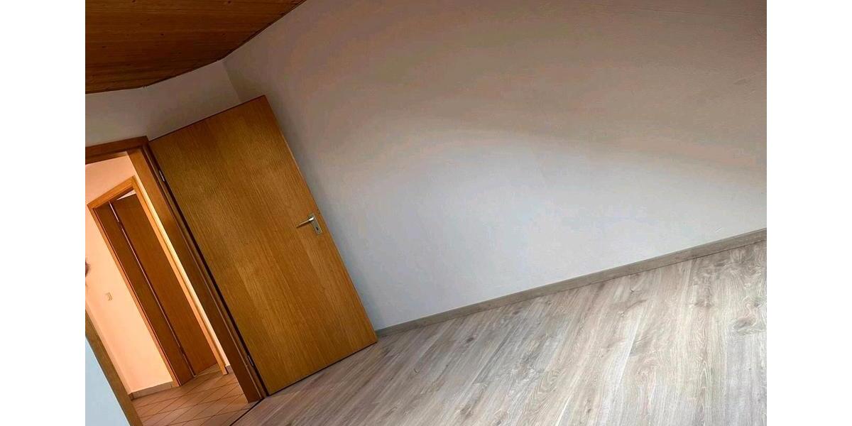 Dachgeschoßwohnung Künzing - 3 Zimmer, 73 m&sup2;, 570&euro; | Angebot:25907806