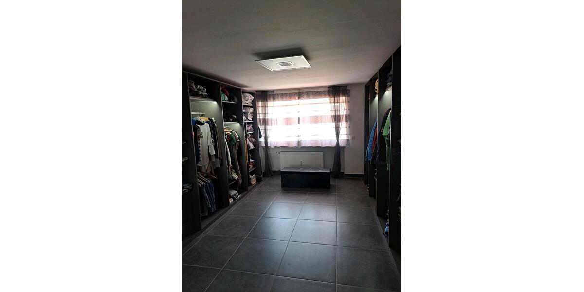 Erdgeschoßwohnung Schöllnach - 10 Zimmer, 230 m&sup2;, 349.000&euro; | Angebot:20032744