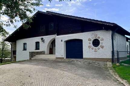 Haus Bad Birnbach Asenham - 6 Zimmer, 250 m&sup2;, 1.800&euro; | Angebot:27460117