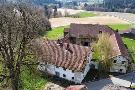 Haus Tittling - 7 Zimmer, 243 m&sup2;, 209.000&euro; | Angebot:24040001