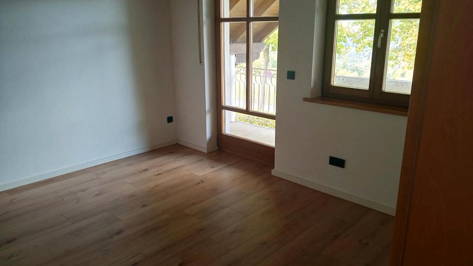 Dachgeschoßwohnung Passau Maierhof - 8 Zimmer, 150 m&sup2;, 1.650&euro; | Angebot:27624257