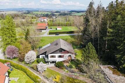 Haus Tiefenbach - 8 Zimmer, 300 m&sup2;, 499.000&euro; | Angebot:25370950