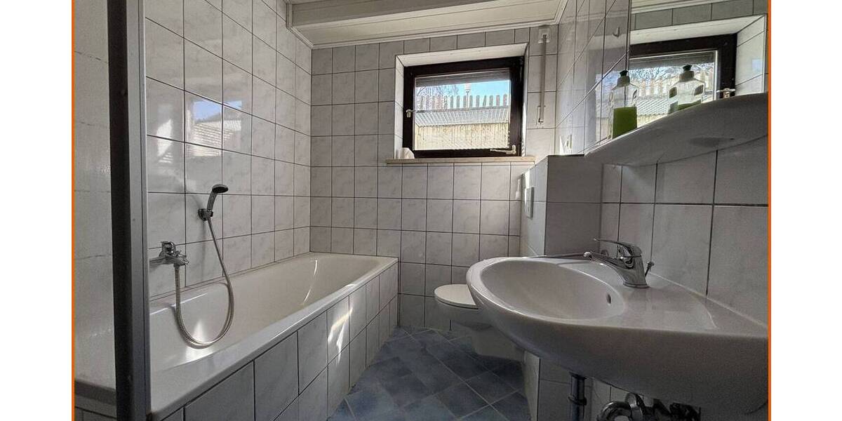 Mehrfamilienhaus, Wohnhaus Künzing Forsthart - 6 Zimmer, 168 m&sup2;, 279.000&euro; | Angebot:26015346