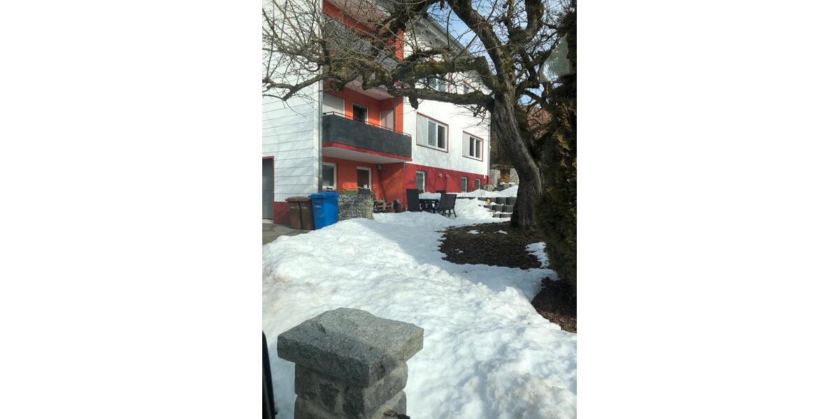 Etagenwohnung Hofkirchen - 4 Zimmer, 130 m&sup2;, 1.050&euro; | Angebot:25968166