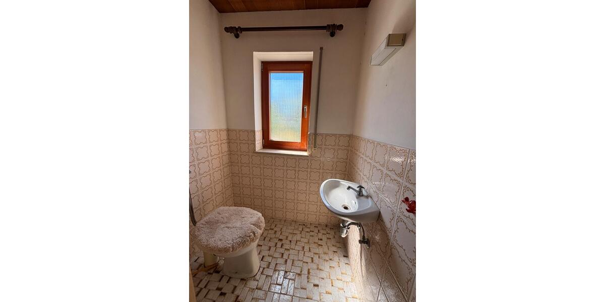 Einfamilienhaus Künzing - 8 Zimmer, 220 m&sup2;, 259.000&euro; | Angebot:26772176