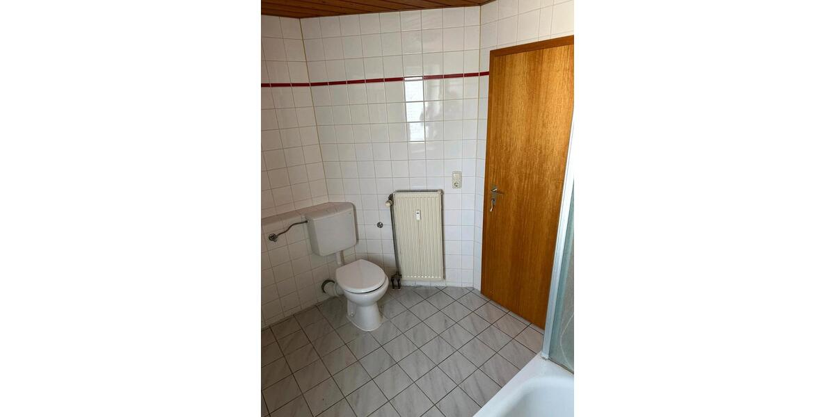 Dachgeschoßwohnung Künzing - 3 Zimmer, 73 m&sup2;, 570&euro; | Angebot:25907806