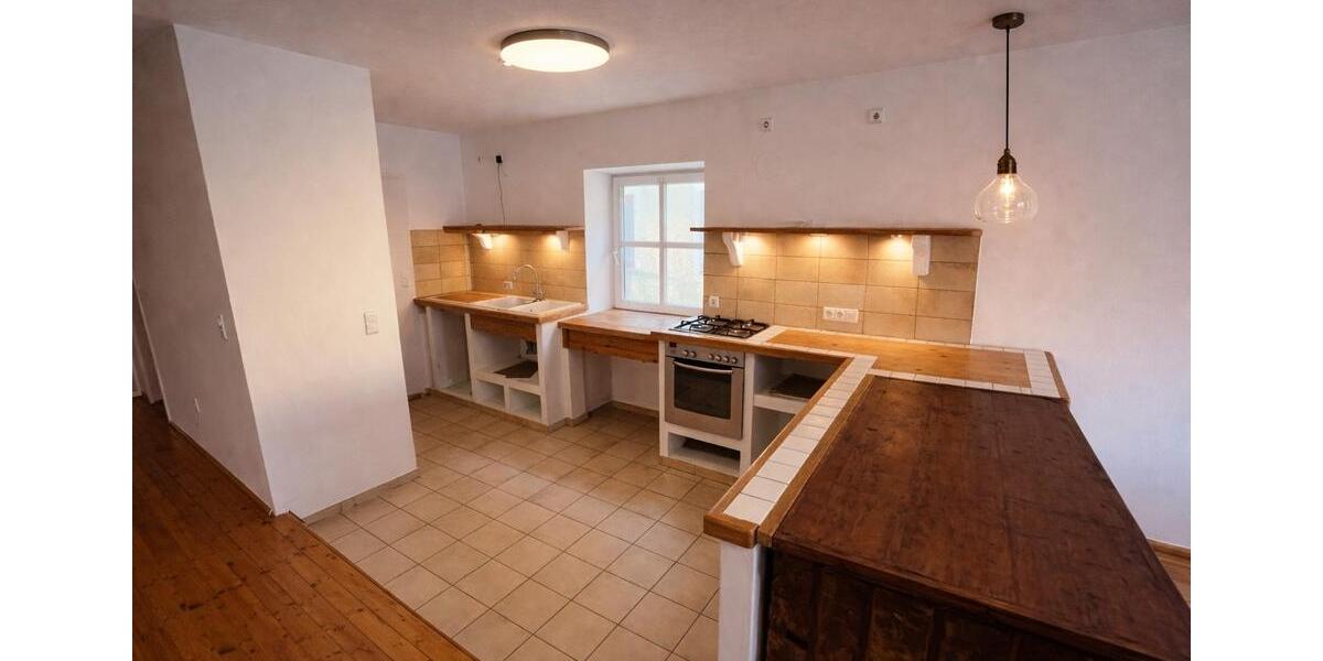 Etagenwohnung Ortenburg - 5 Zimmer, 190 m&sup2;, 1.600&euro; | Angebot:25137728