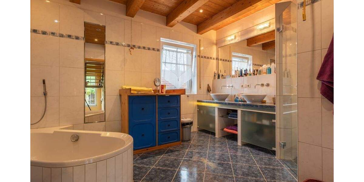 Einfamilienhaus Passau Hals - 9 Zimmer, 280 m&sup2;, 1.950.000&euro; | Angebot:25708700