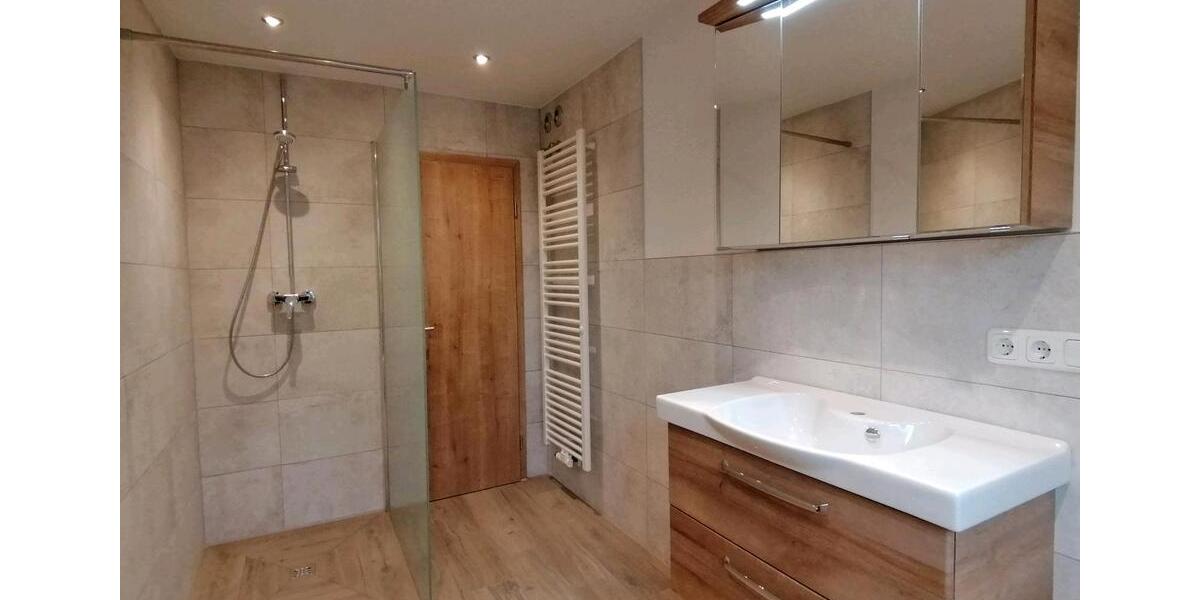 Etagenwohnung Freyung - 3 Zimmer, 90 m&sup2;, 720&euro; | Angebot:25298448