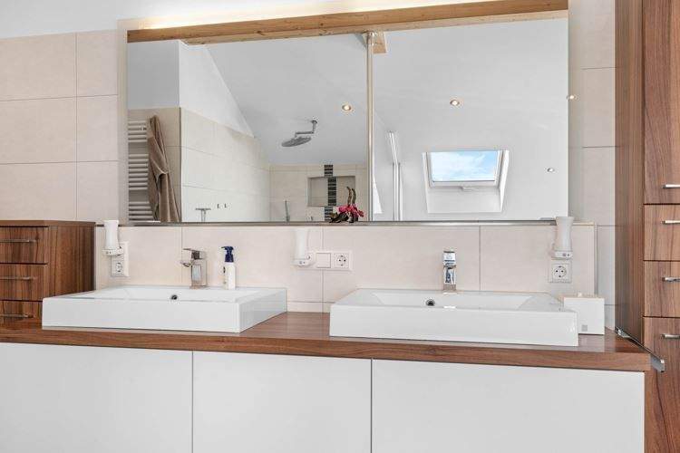 Mehrfamilienhaus, Wohnhaus Künzing Forsthart - 7 Zimmer, 343 m&sup2;, 945.000&euro; | Angebot:25679593