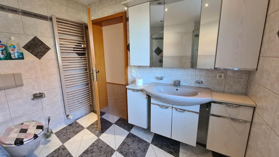 Erdgeschoßwohnung Röhrnbach - 3 Zimmer, 105 m&sup2;, 840&euro; | Angebot:25480101