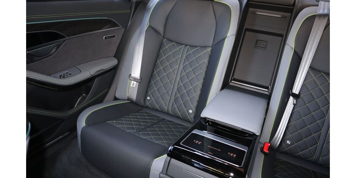 Audi A8 3.000 km 87.900 &euro; Passau 94034