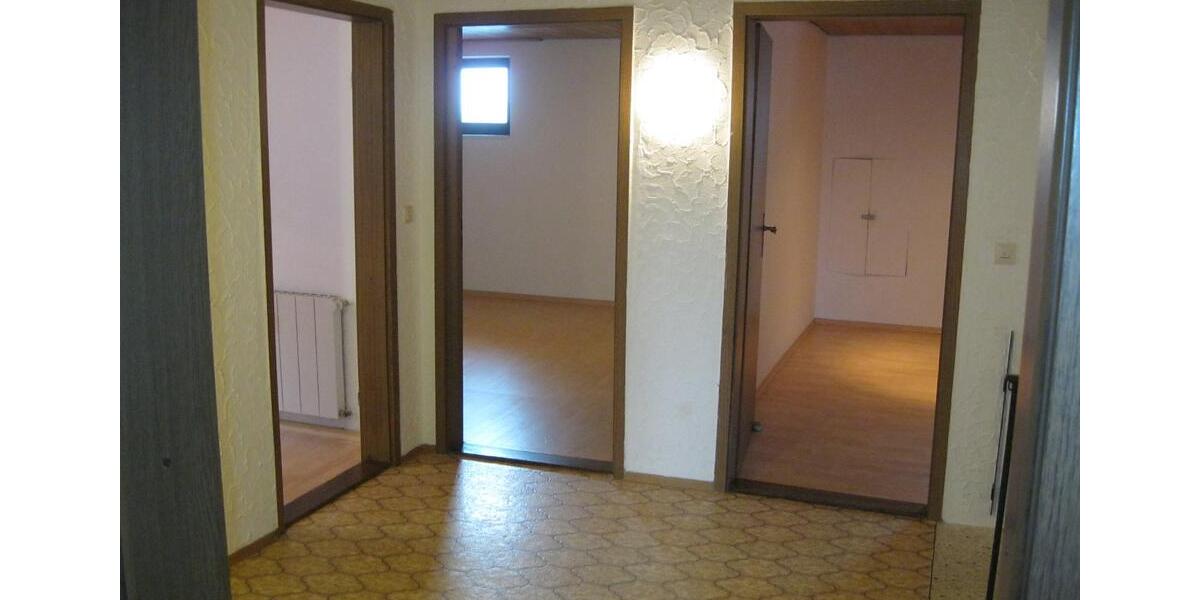 Etagenwohnung Schöllnach - 4 Zimmer, 98 m&sup2;, 600&euro; | Angebot:25626169
