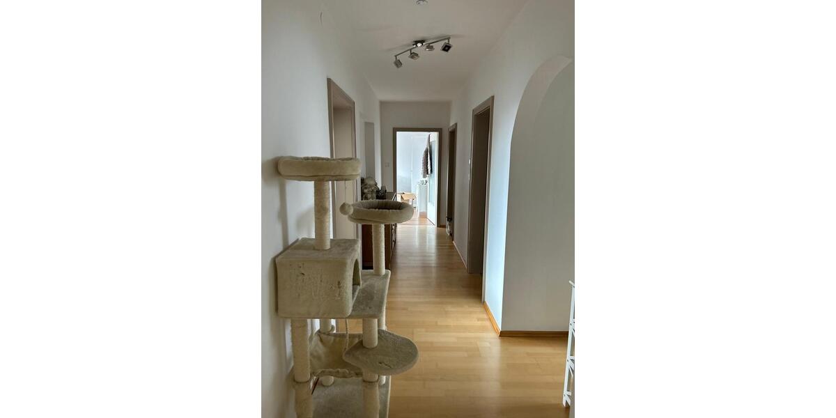 Etagenwohnung Hofkirchen - 4 Zimmer, 130 m&sup2;, 1.050&euro; | Angebot:25819025