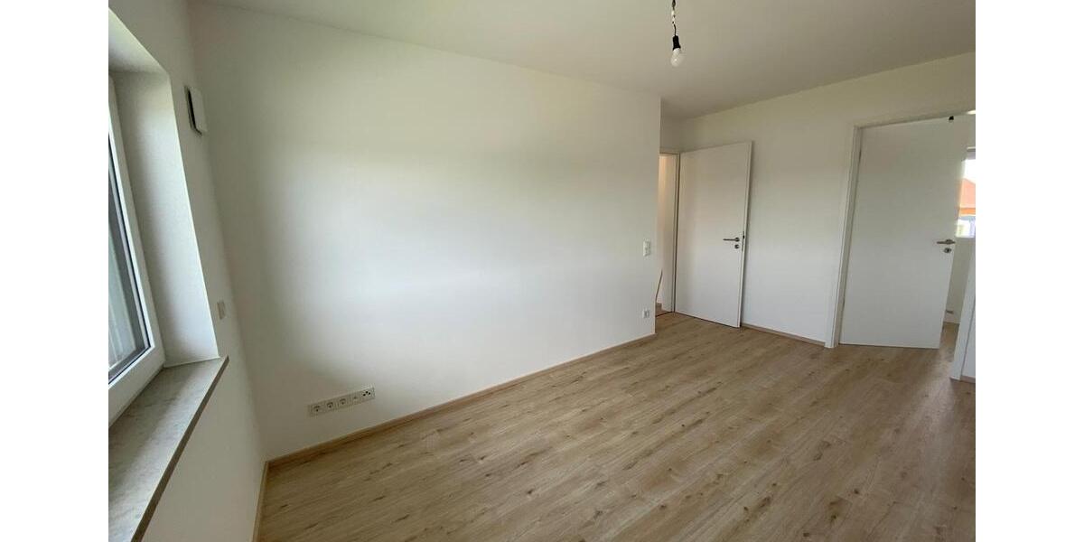 Doppelhaushälfte Windorf - 4 Zimmer, 145 m&sup2;, 1.500&euro; | Angebot:25859621