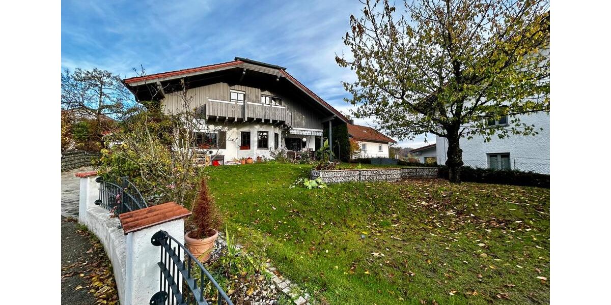 Einfamilienhaus Hauzenberg - 7 Zimmer, 240 m&sup2;, 585.000&euro; | Angebot:26044925