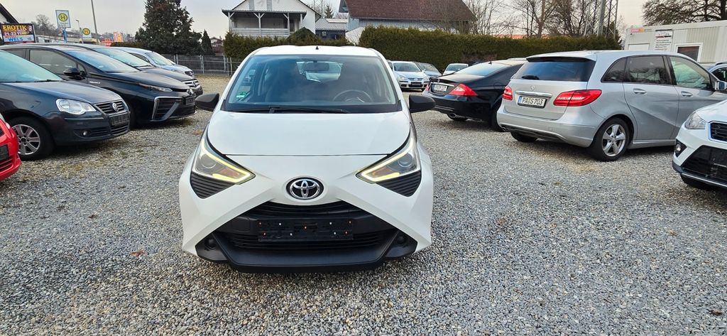 Toyota Aygo (X) 98.032 km 5.900 &euro; Passau 94036