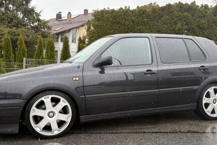 VW Golf 85.567 km 16.999 &euro; Büchlberg 94124