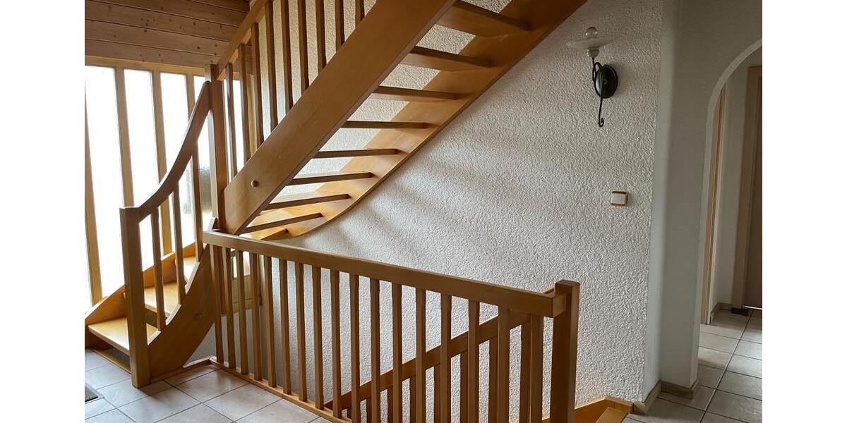 Einfamilienhaus Tiefenbach - 7 Zimmer, 270 m&sup2;, 1.450&euro; | Angebot:25442072