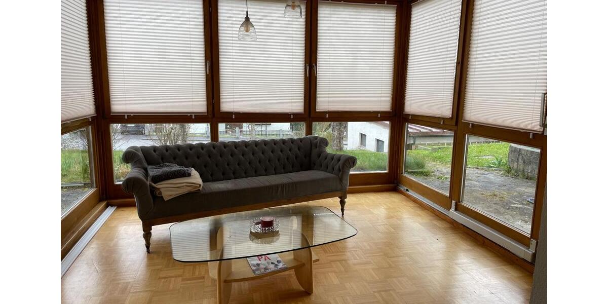 Einfamilienhaus Tiefenbach - 7 Zimmer, 270 m&sup2;, 1.450&euro; | Angebot:25442072