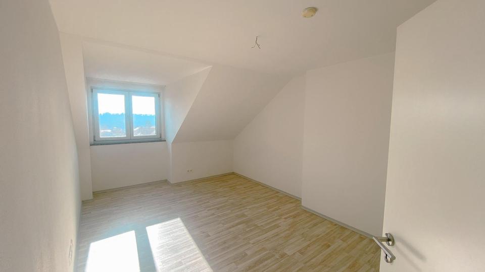 Dachgeschoßwohnung Passau Maierhof - 3 Zimmer, 93 m&sup2;, 875&euro; | Angebot:25840218