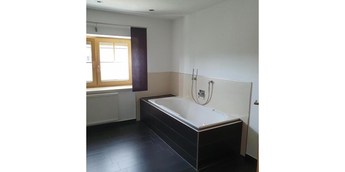 Einfamilienhaus Hauzenberg - 6 Zimmer, 210 m&sup2;, 450.000&euro; | Angebot:25173064