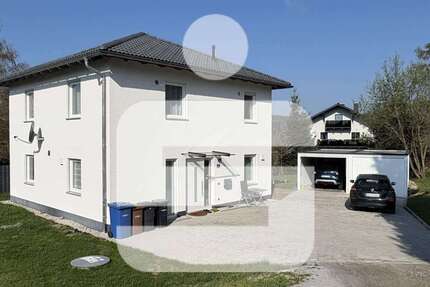 Haus Hauzenberg - 4 Zimmer, 121 m&sup2;, 1.200&euro; | Angebot:26497076