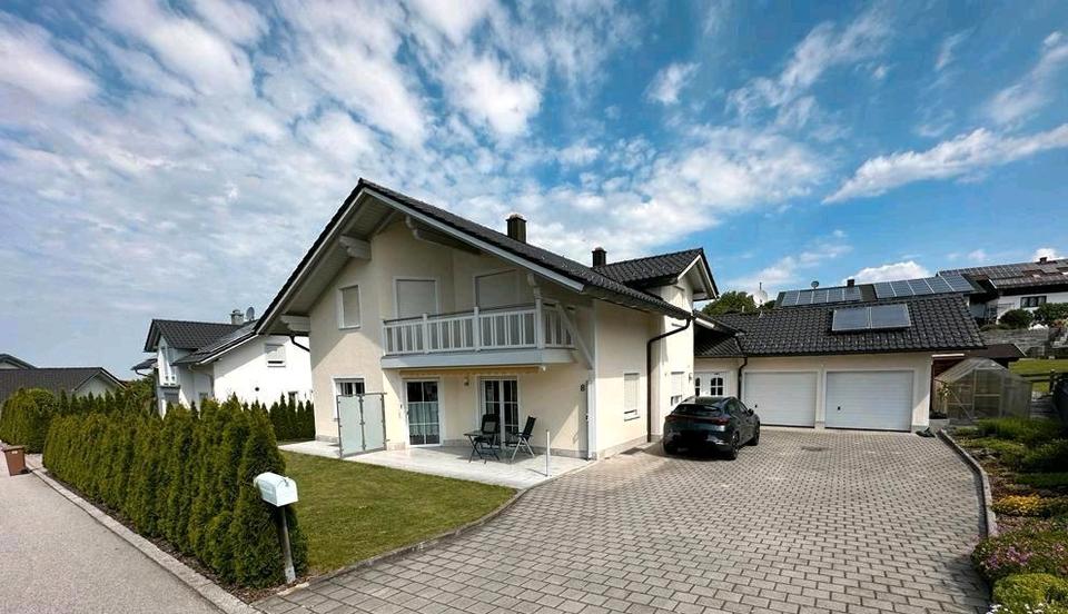 Einfamilienhaus Neukirchen vorm Wald - 3 Zimmer, 100 m&sup2;, 980&euro; | Angebot:27617097
