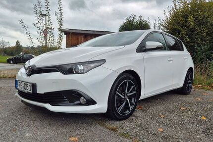 Toyota Auris 86.000 km 12.900 &euro; Tittling 94104