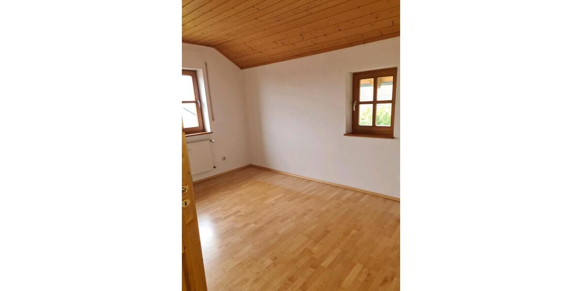 Dachgeschoßwohnung Thyrnau - 4 Zimmer, 100 m&sup2;, 750&euro; | Angebot:27612337