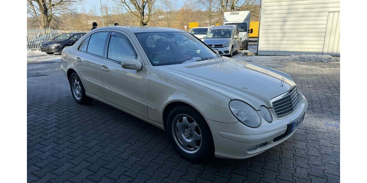 Mercedes-Benz E 200 335.871 km 1.200 &euro; Passau 94036