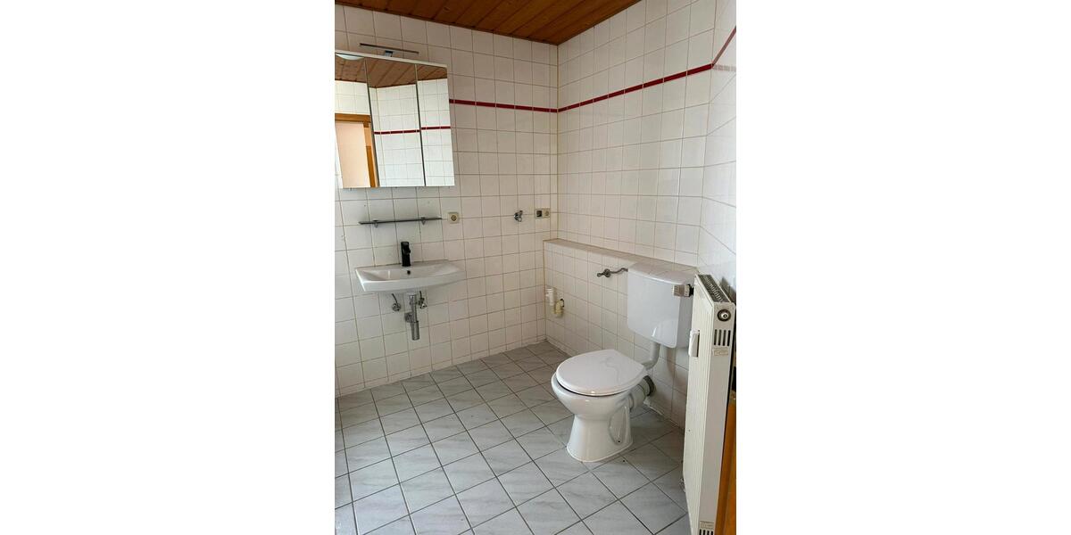 Dachgeschoßwohnung Künzing - 3 Zimmer, 73 m&sup2;, 570&euro; | Angebot:25907806