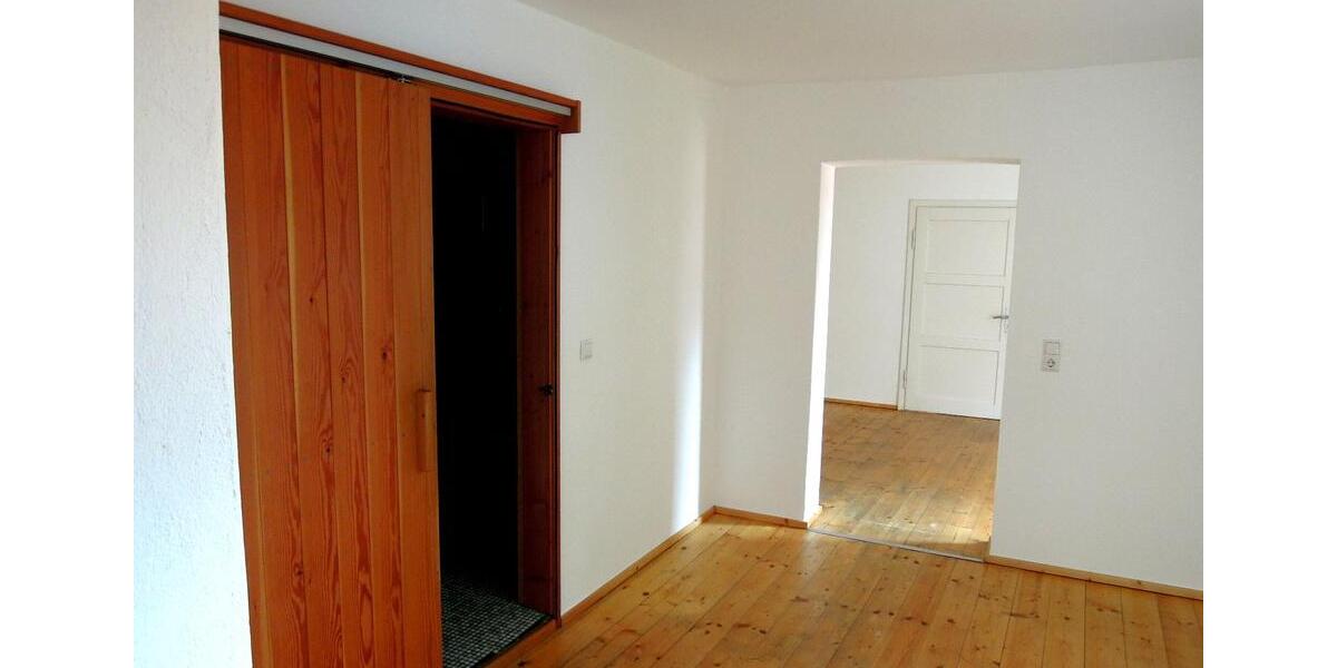 Etagenwohnung Waldkirchen - 6 Zimmer, 140 m&sup2;, 1.000&euro; | Angebot:26025697