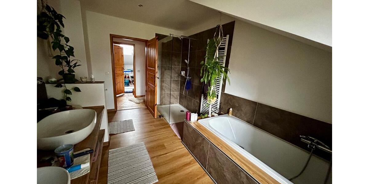 Einfamilienhaus Hauzenberg - 7 Zimmer, 240 m&sup2;, 585.000&euro; | Angebot:26044925